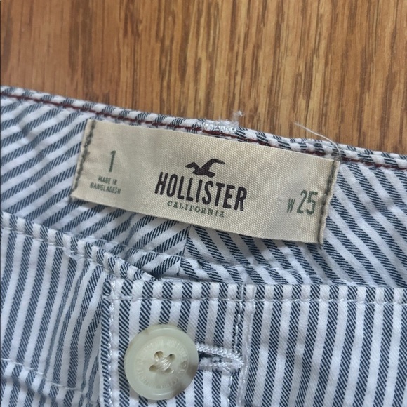 Hollister Blue & White Striped Shorts 1 - Picture 2 of 4